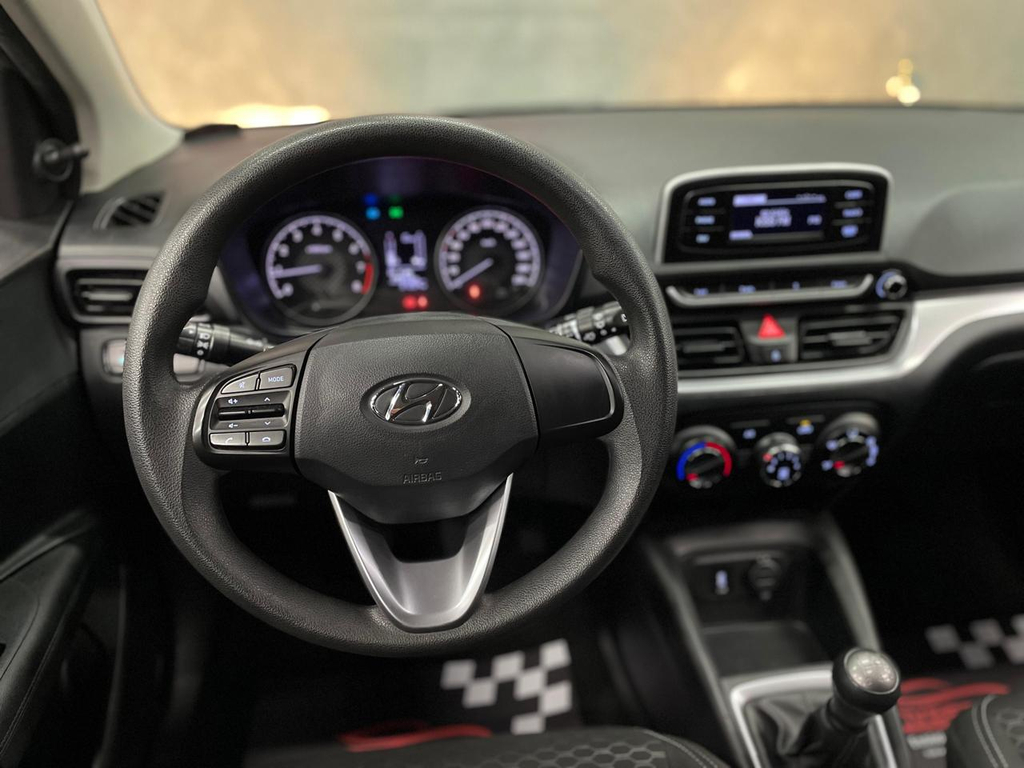 Hyundai HB20 Prata