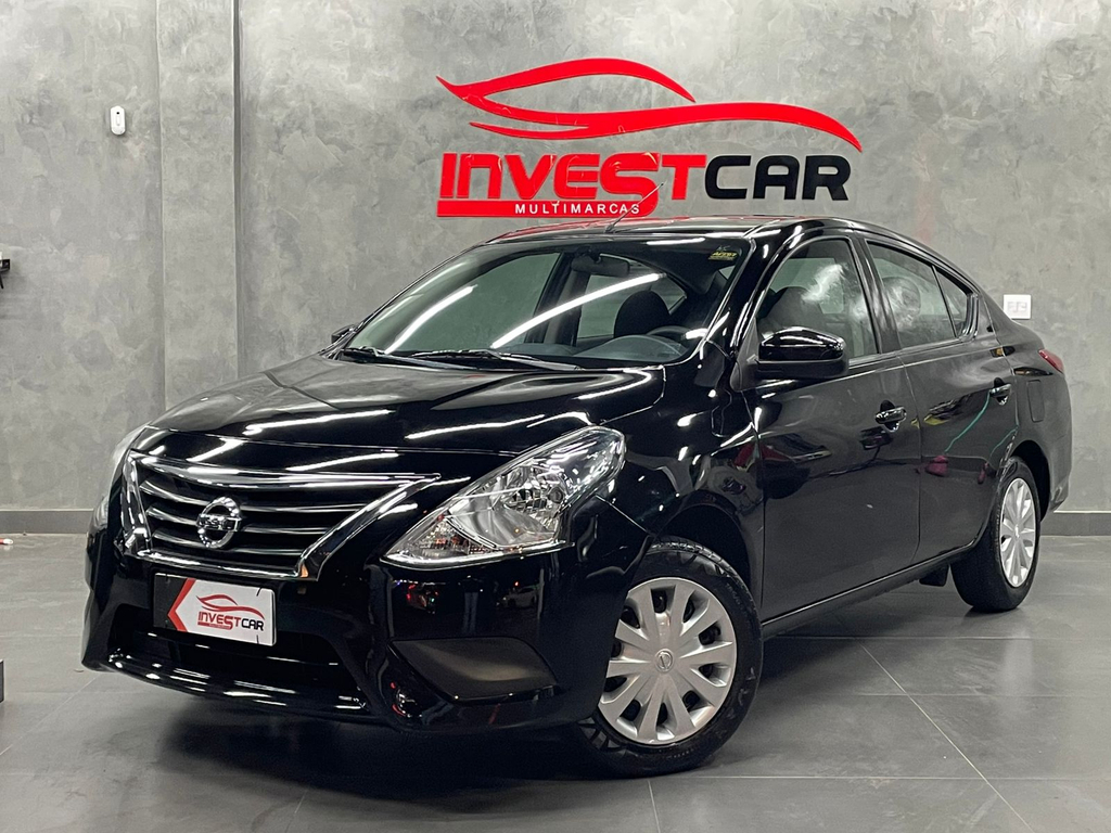Nissan Versa Preto