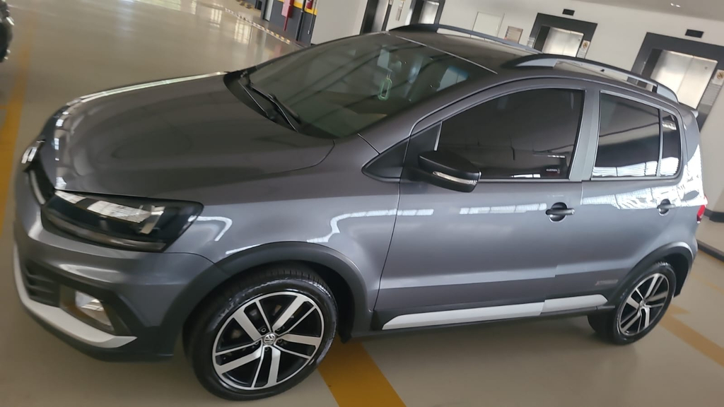 Volkswagen Fox Cinza