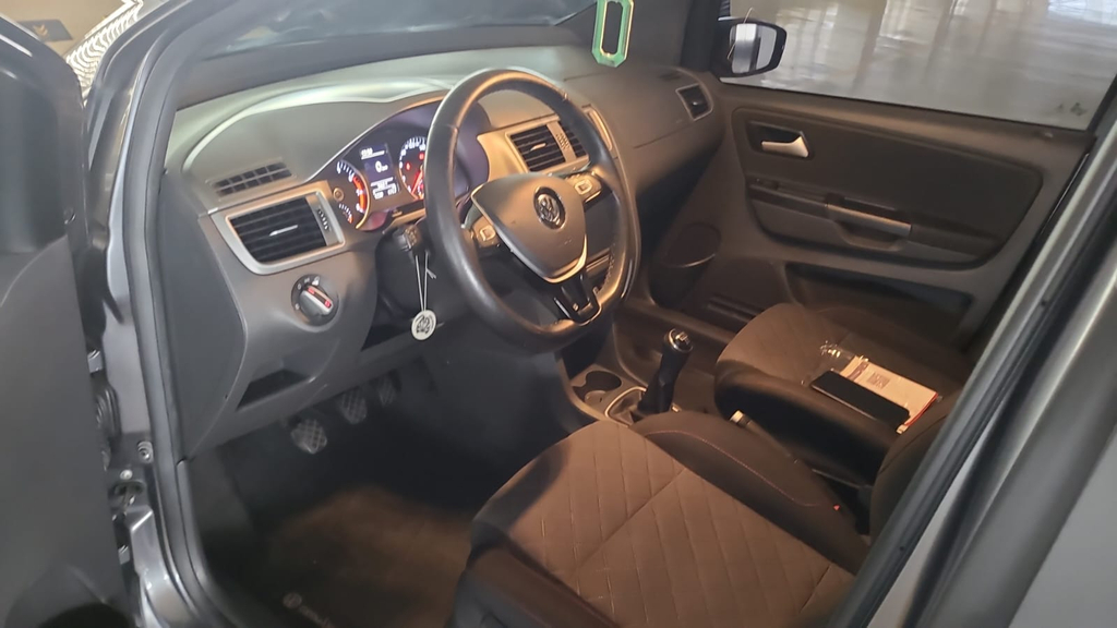 Volkswagen Fox Cinza