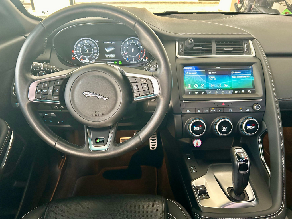 Jaguar E-Pace Cinza