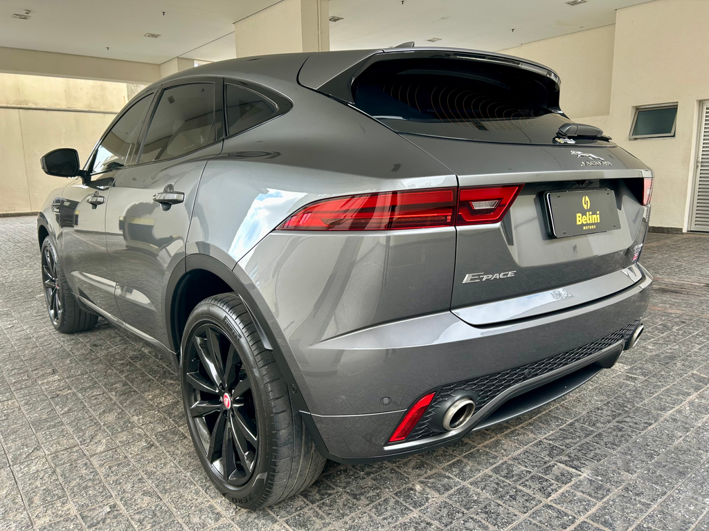 Jaguar E-Pace Cinza