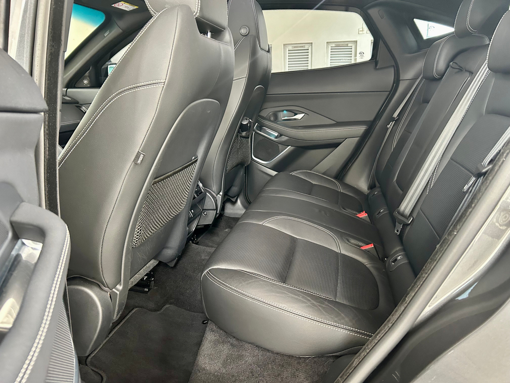 Jaguar E-Pace Cinza