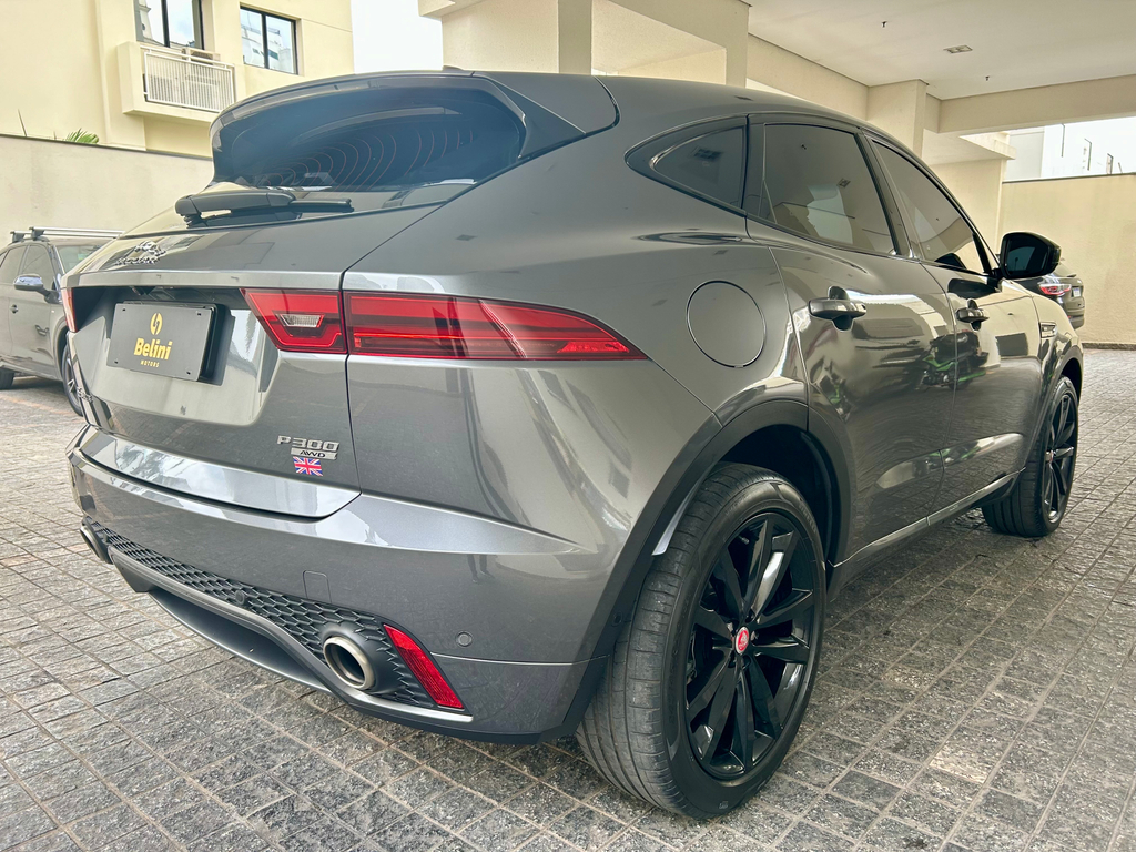 Jaguar E-Pace Cinza