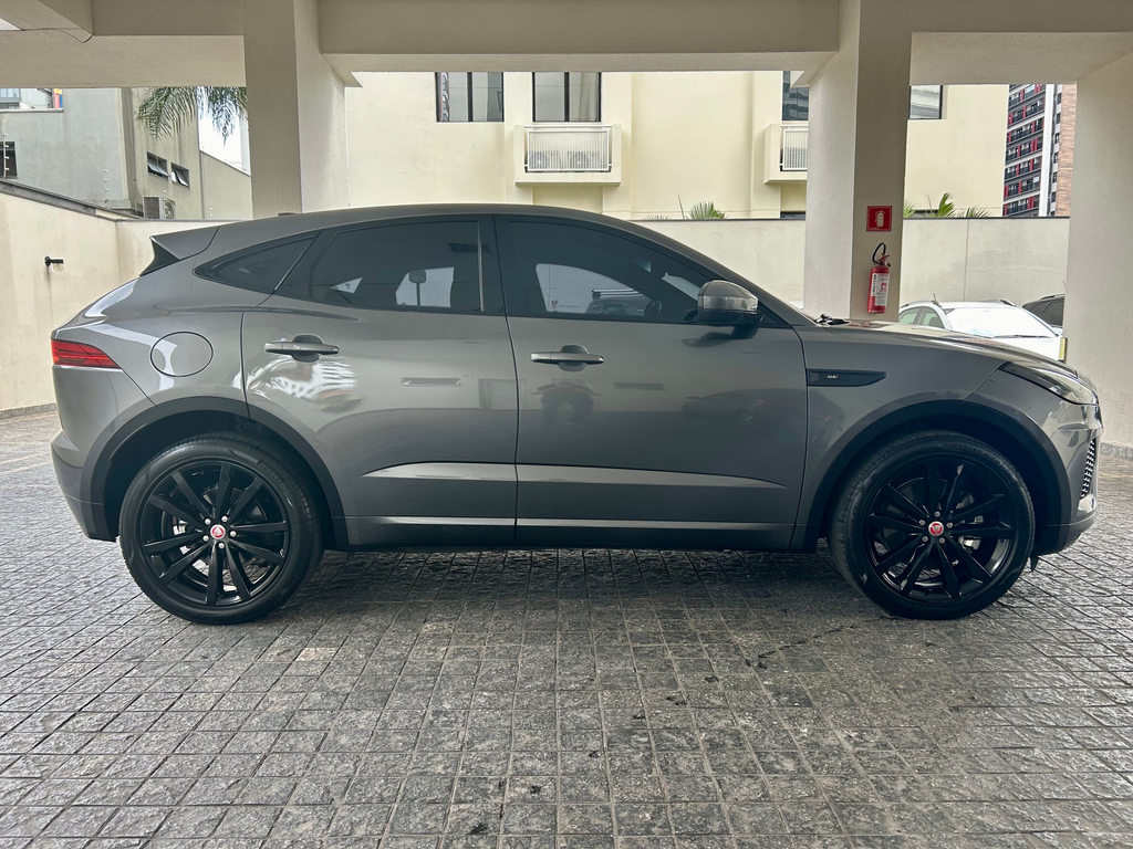 Jaguar E-Pace Cinza