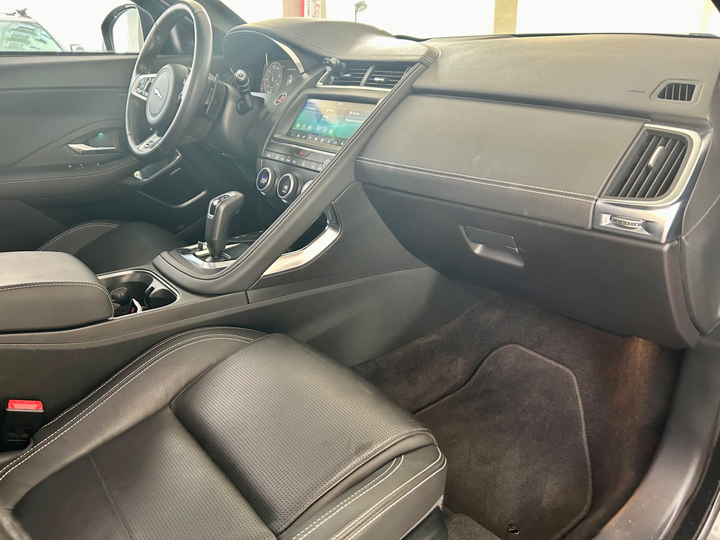 Jaguar E-Pace Cinza