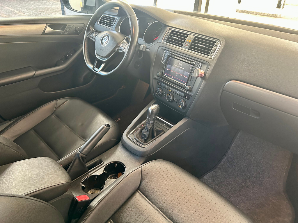 Volkswagen Jetta Branco