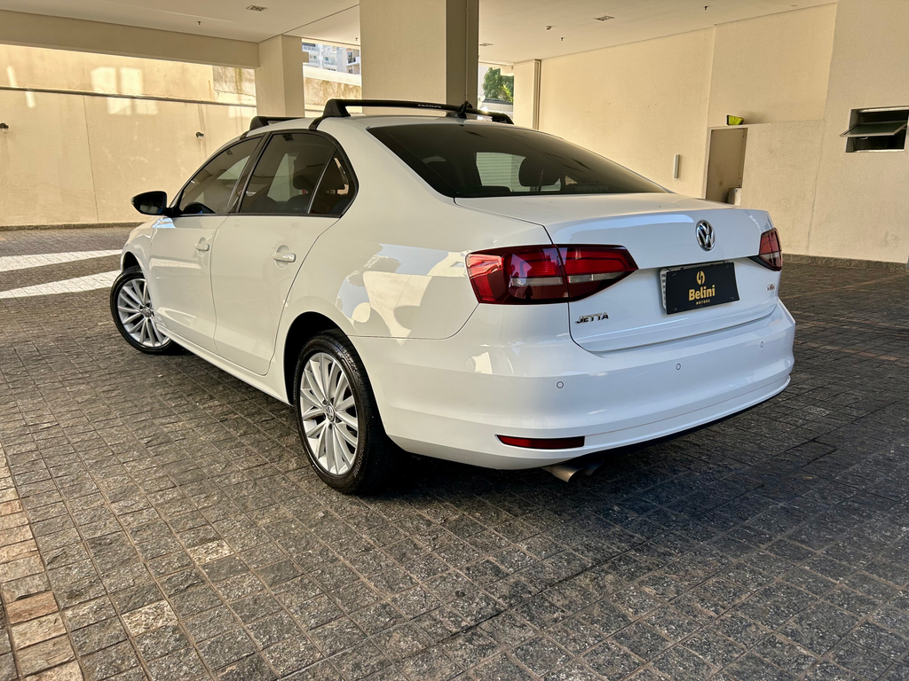 Volkswagen Jetta Branco