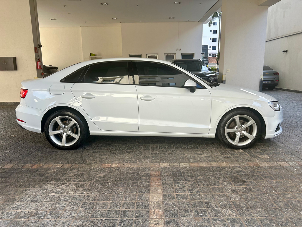 Audi A3 Sedan Branco