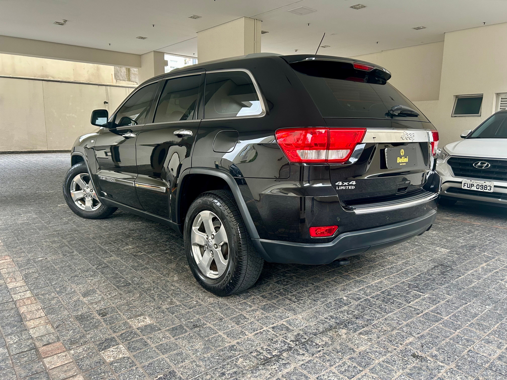 Jeep Grand Cherokee Preto