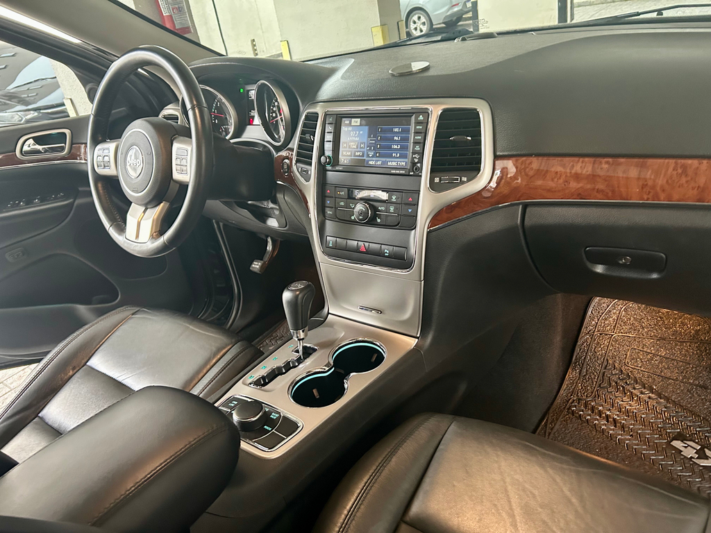 Jeep Grand Cherokee Preto