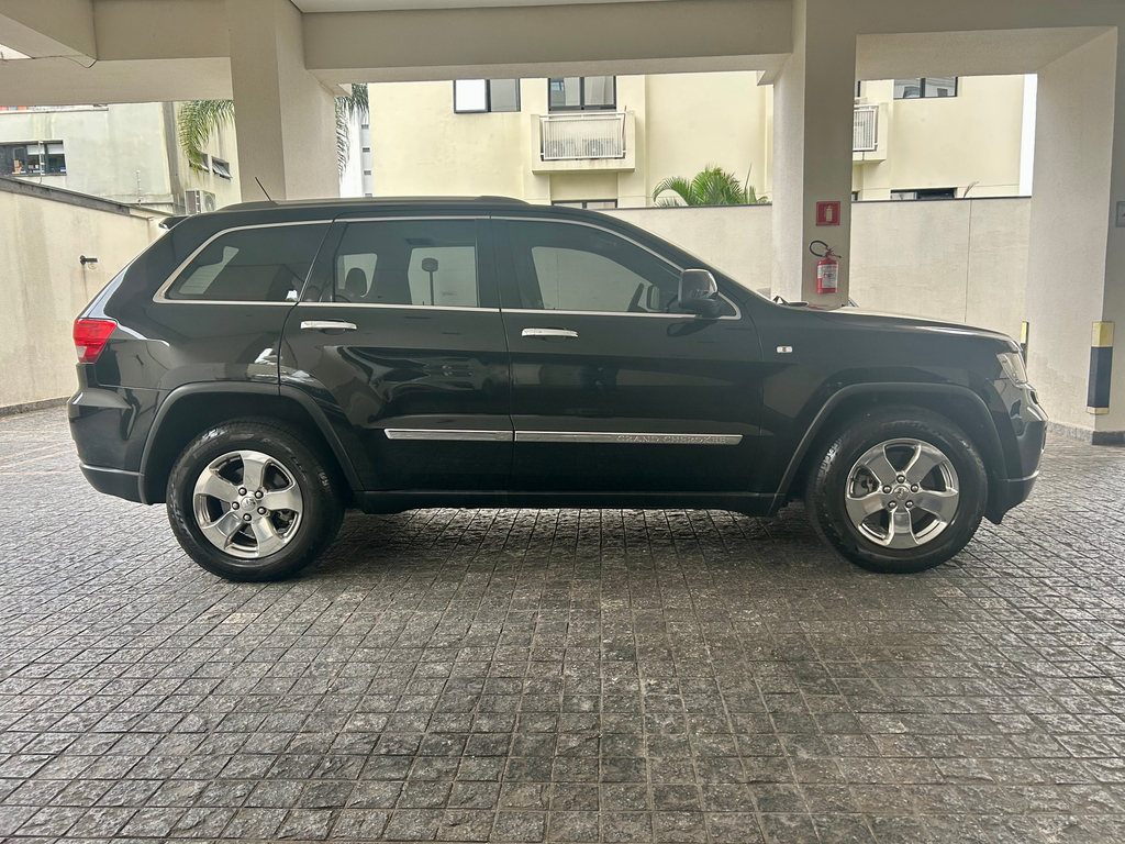 Jeep Grand Cherokee Preto