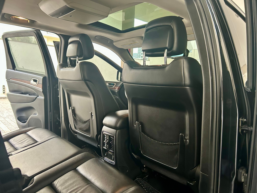 Jeep Grand Cherokee Preto