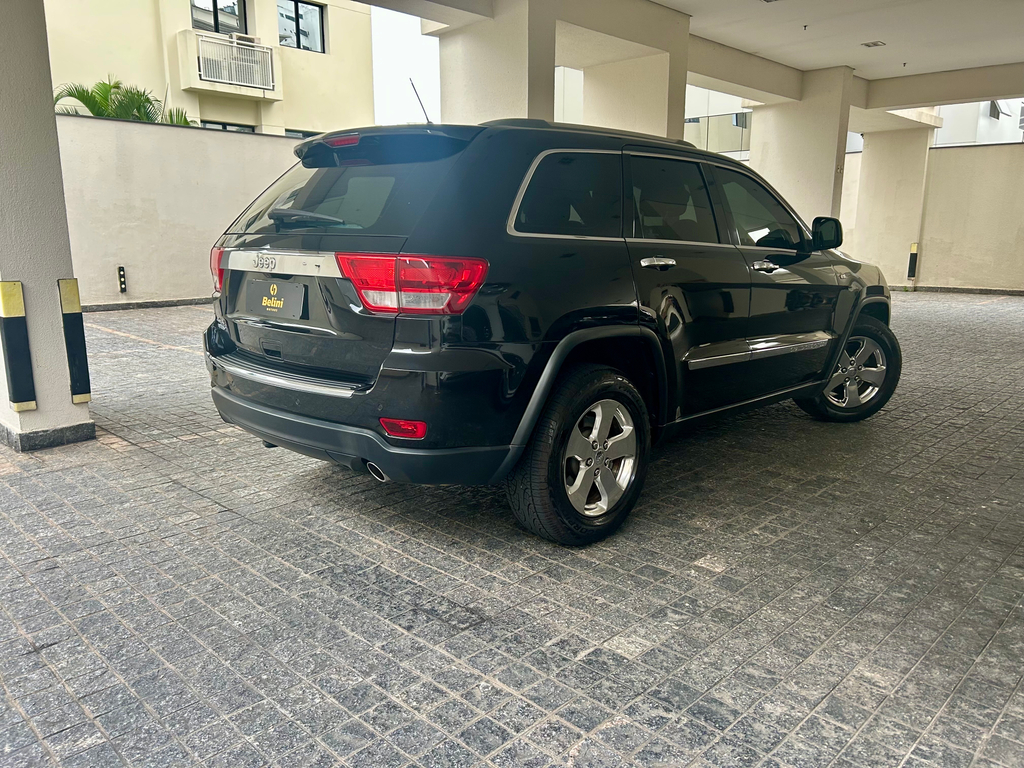 Jeep Grand Cherokee Preto