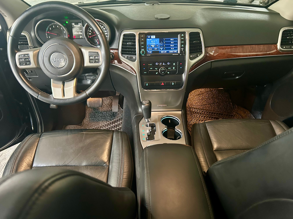 Jeep Grand Cherokee Preto