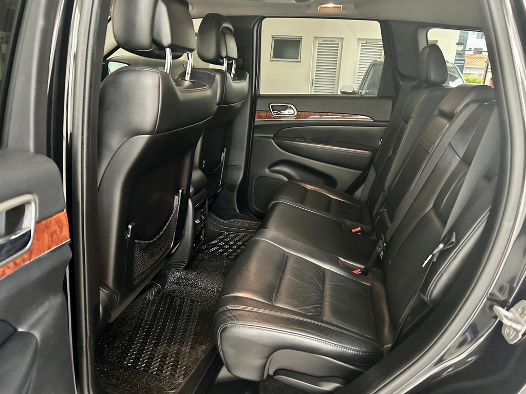 Jeep Grand Cherokee Preto