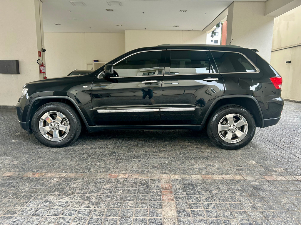 Jeep Grand Cherokee Preto