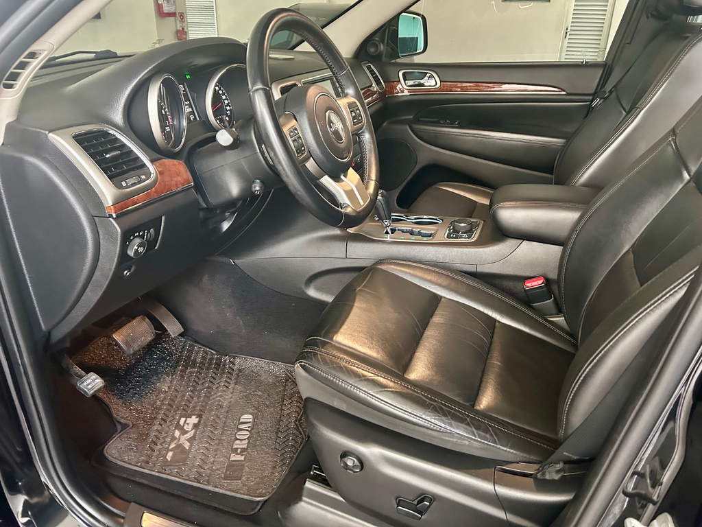 Jeep Grand Cherokee Preto