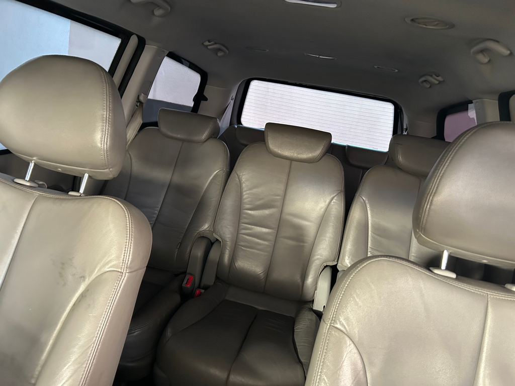 Kia Carnival Preto