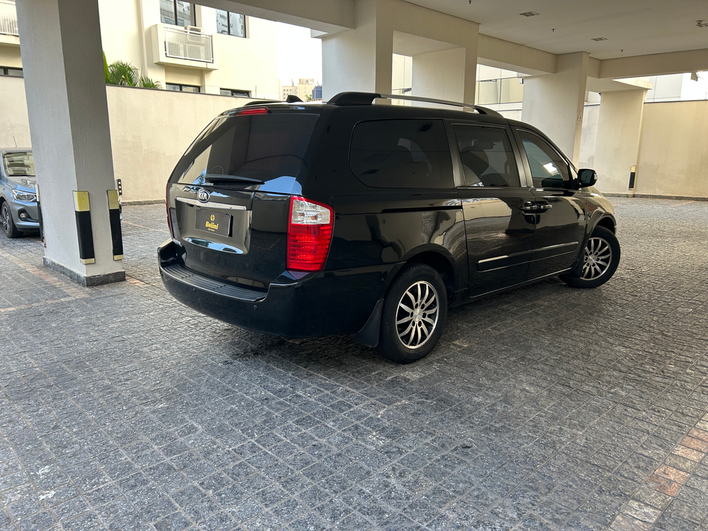 Kia Carnival Preto