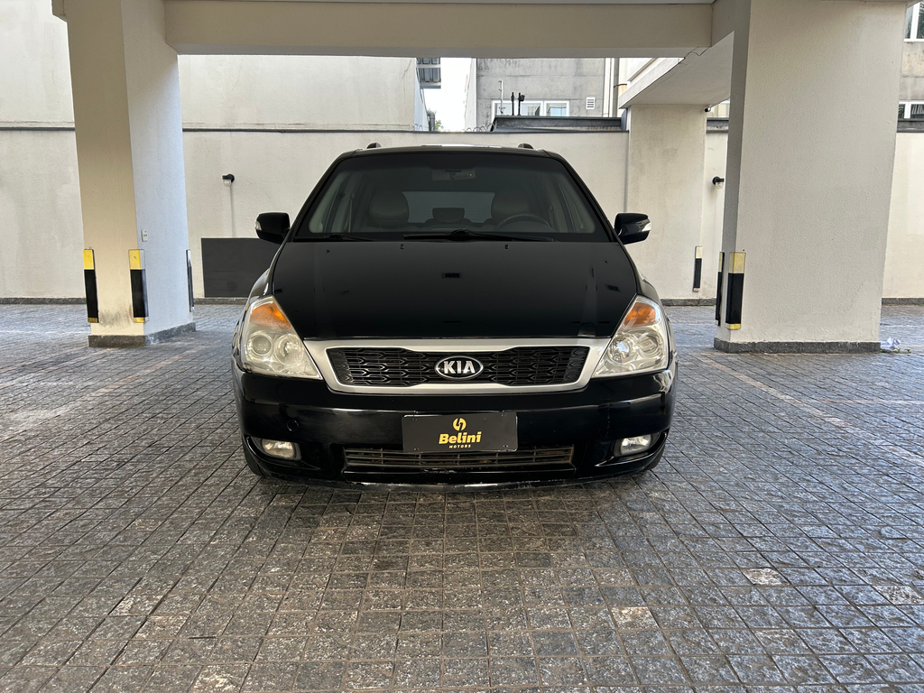 Kia Carnival Preto