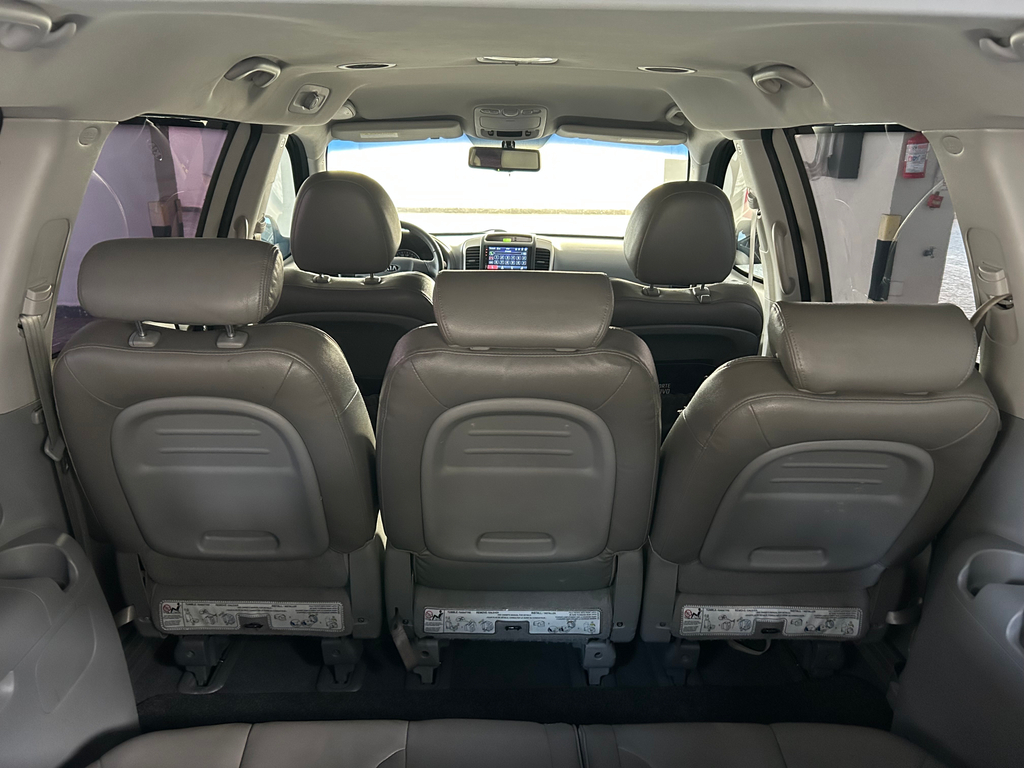 Kia Carnival Preto