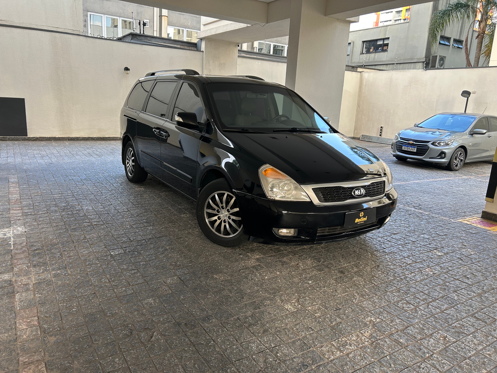 Kia Carnival Preto