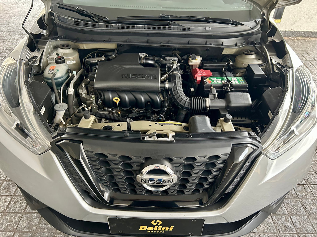Nissan Kicks Prata