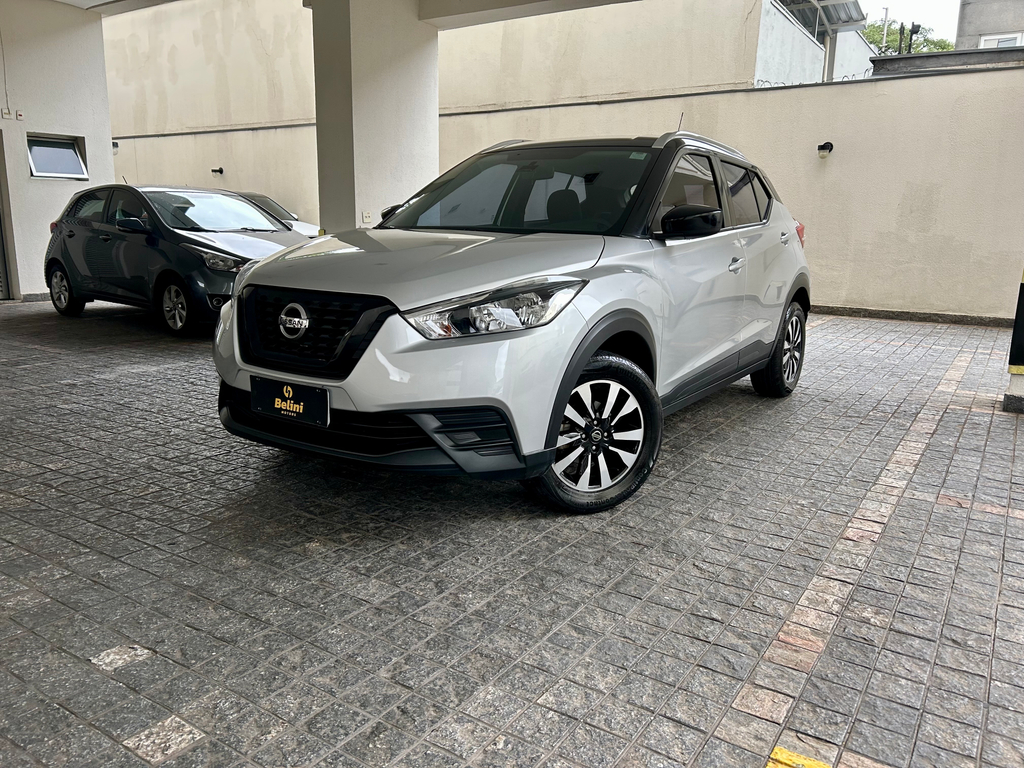 Nissan Kicks Prata