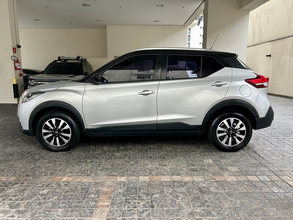 Nissan Kicks Prata