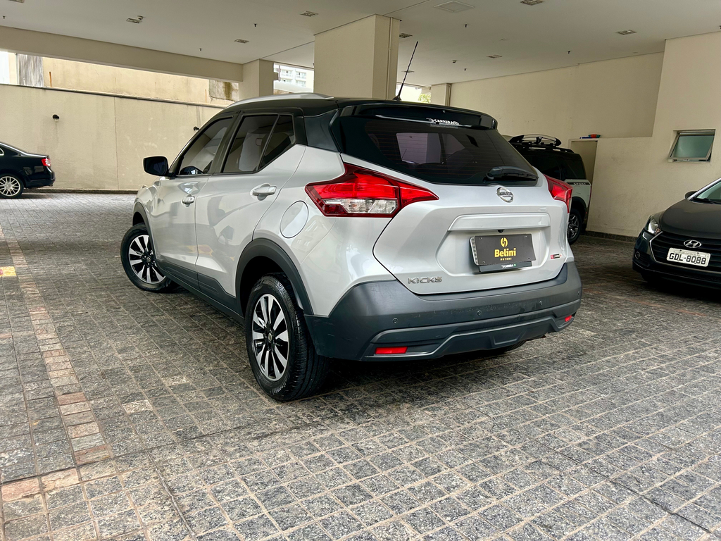 Nissan Kicks Prata