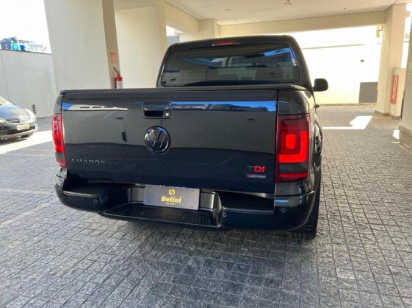 Volkswagen Amarok Preto