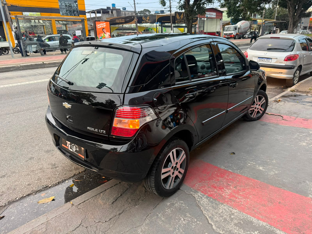 Chevrolet Agile Preto