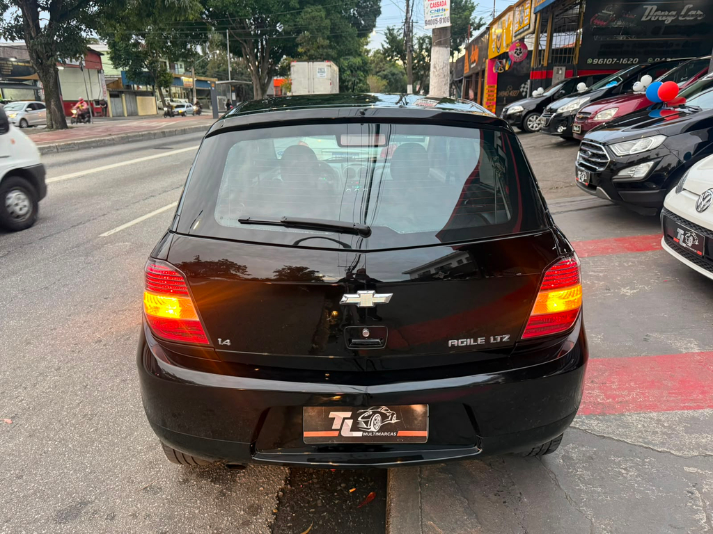 Chevrolet Agile Preto