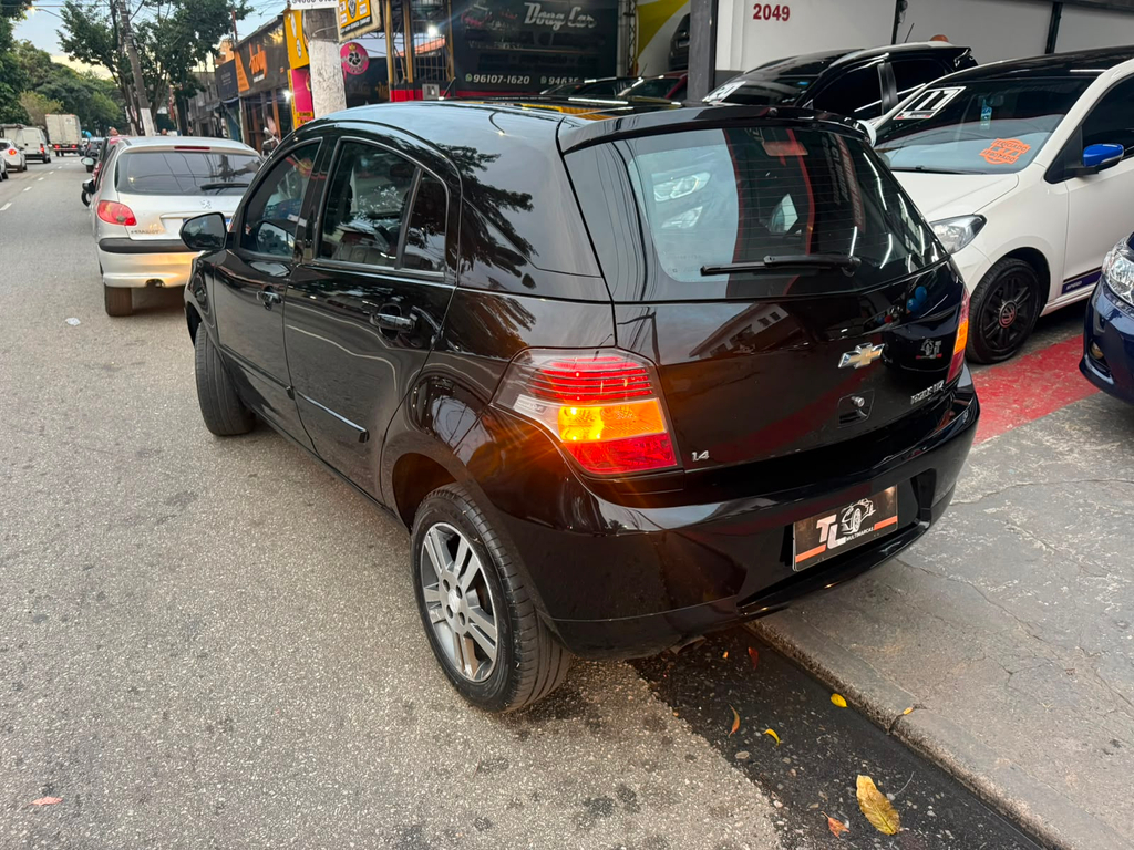 Chevrolet Agile Preto