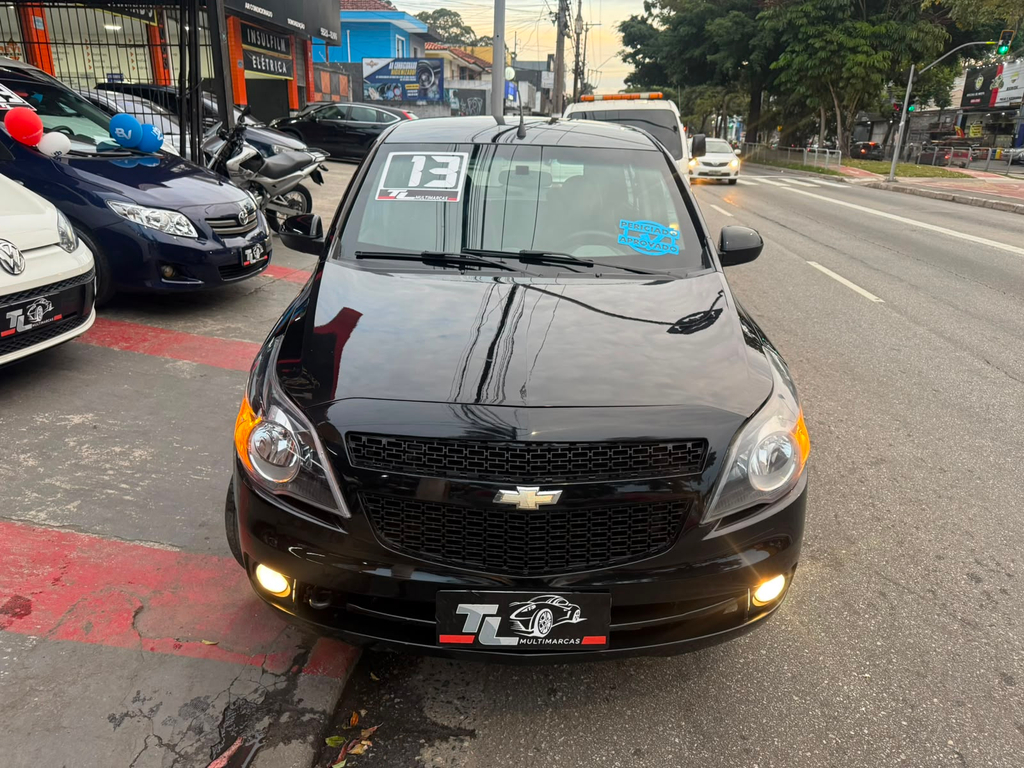 Chevrolet Agile Preto
