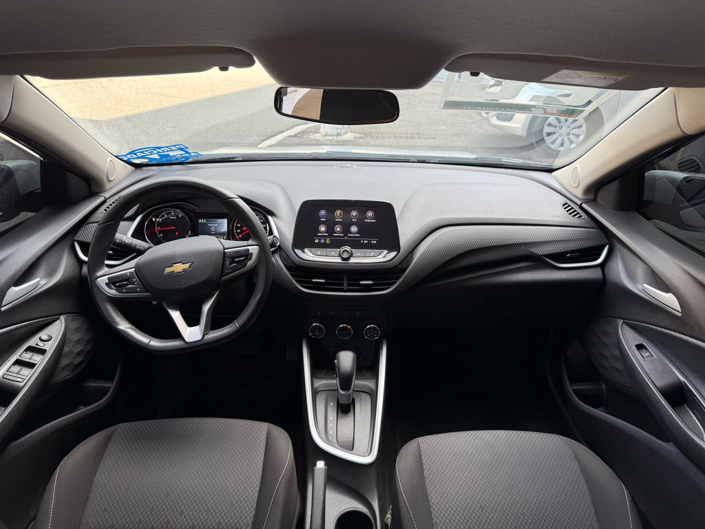 Chevrolet Onix Sedan Prata