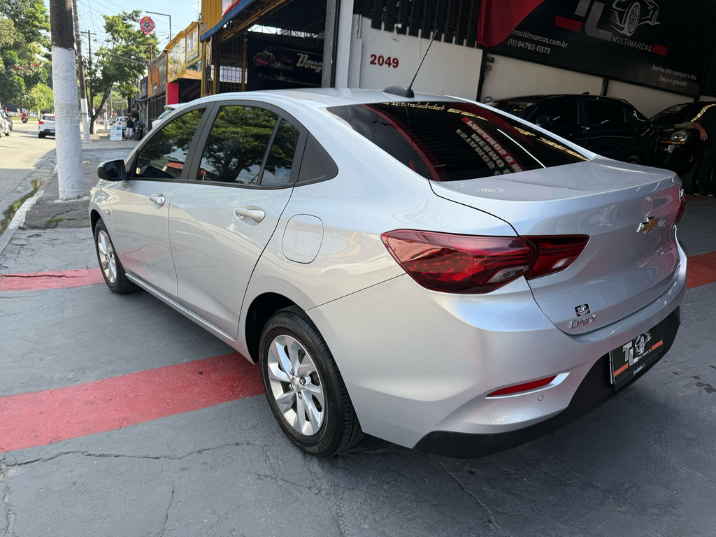 Chevrolet Onix Sedan Prata