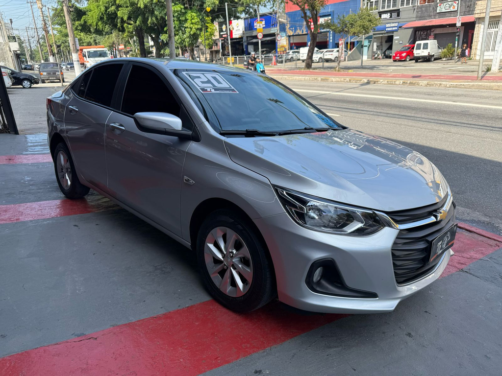 Chevrolet Onix Sedan Prata