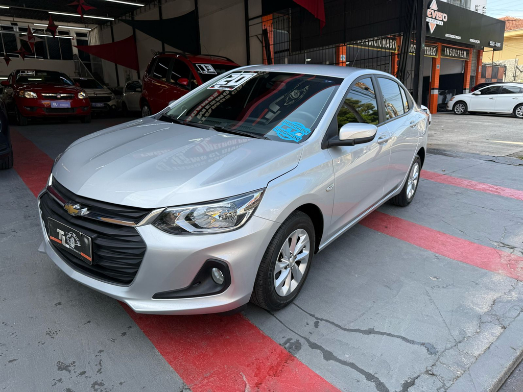 Chevrolet Onix Sedan Prata