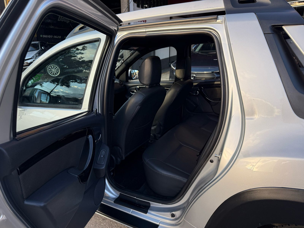 Renault Duster Oroch Prata