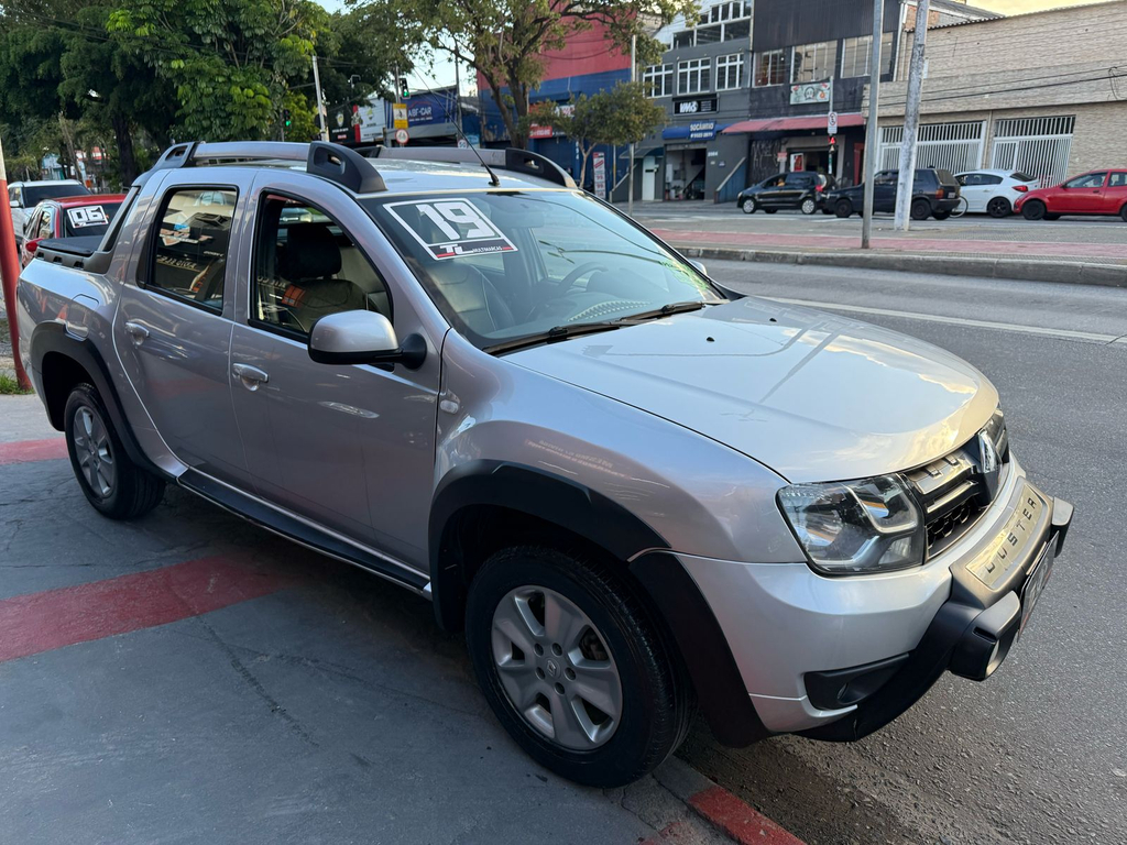 Renault Duster Oroch Prata