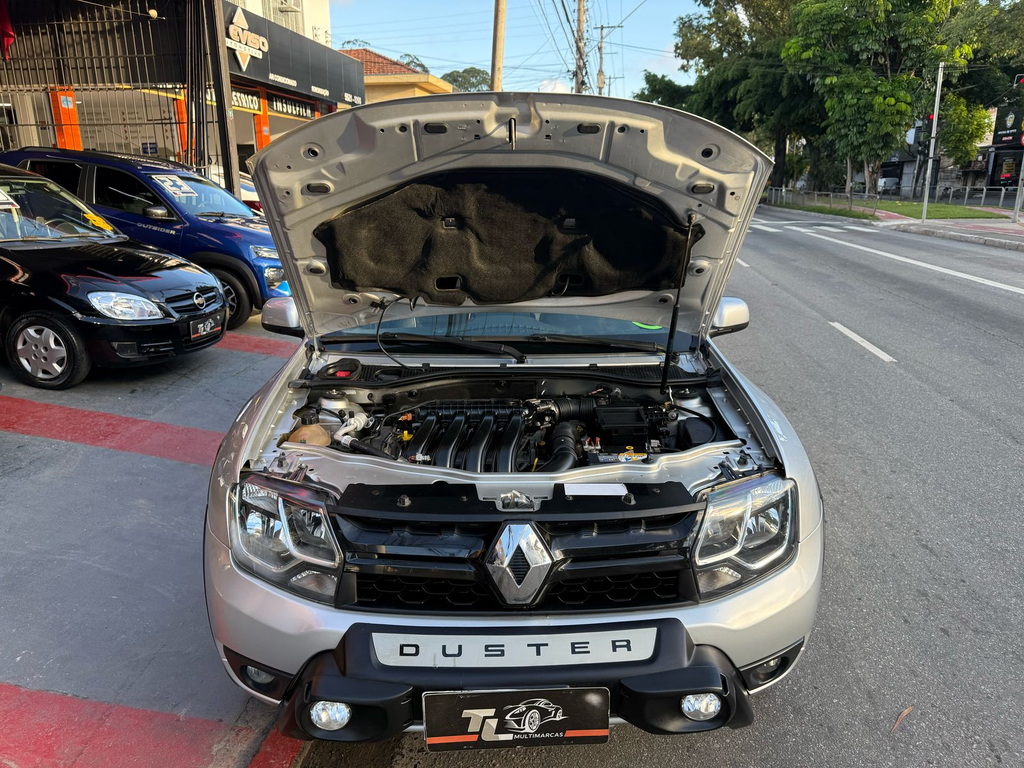 Renault Duster Oroch Prata