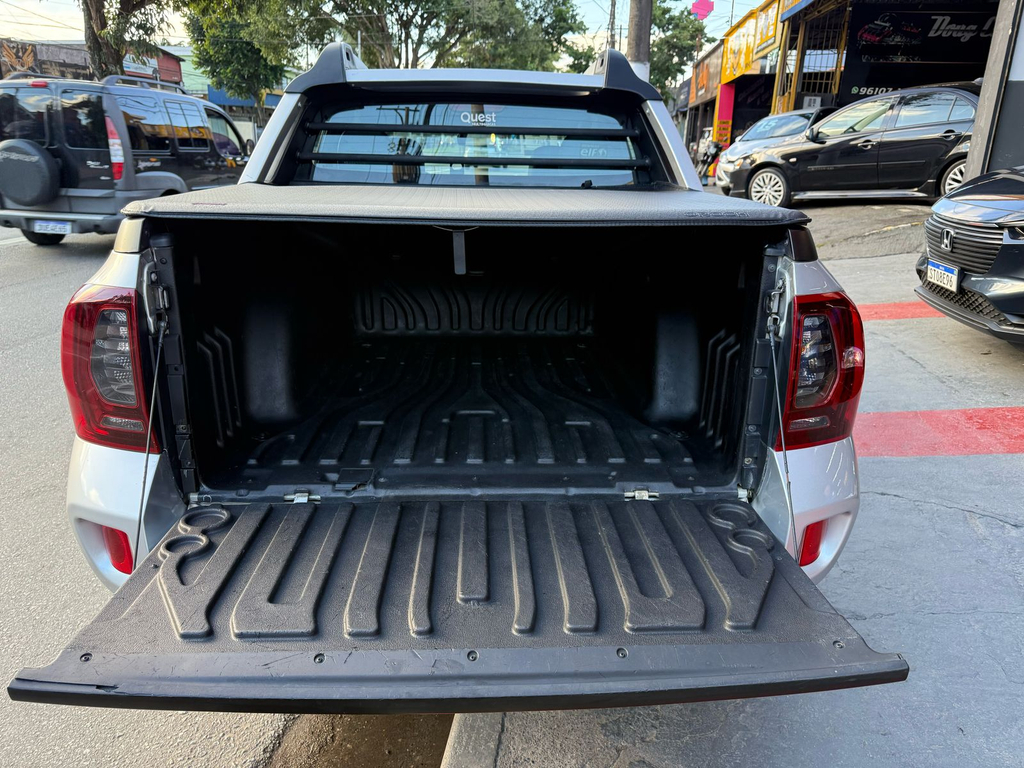 Renault Duster Oroch Prata