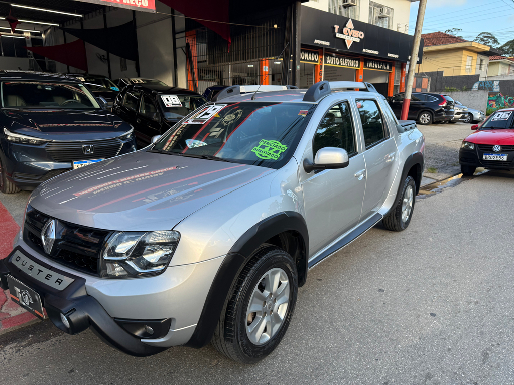 Renault Duster Oroch Prata