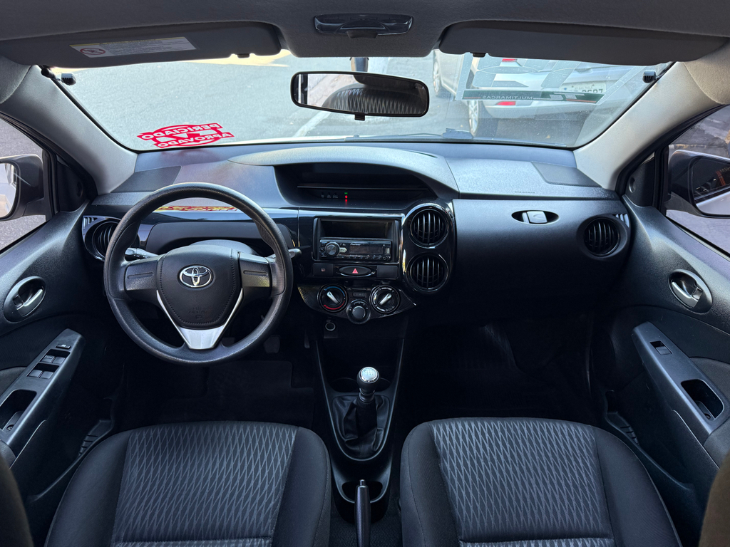 Toyota ETIOS Branco