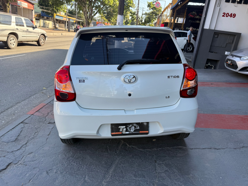Toyota ETIOS Branco