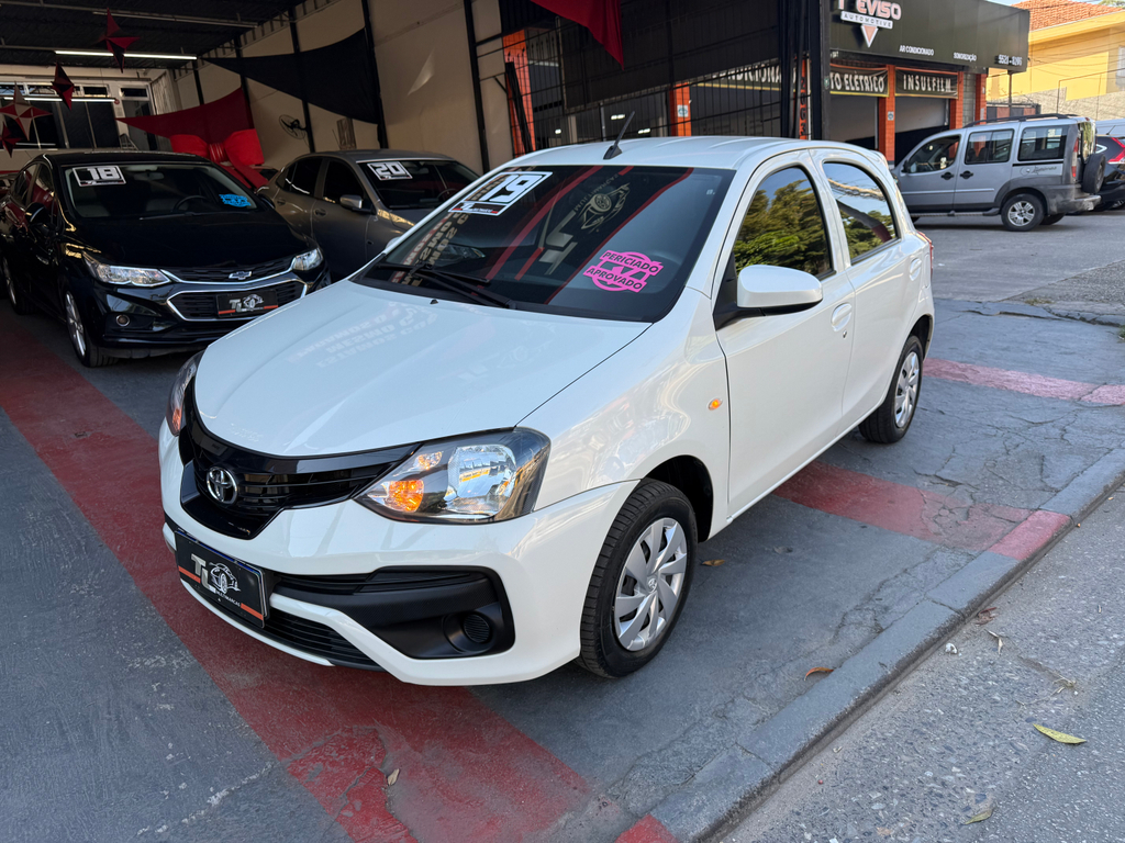 Toyota ETIOS Branco