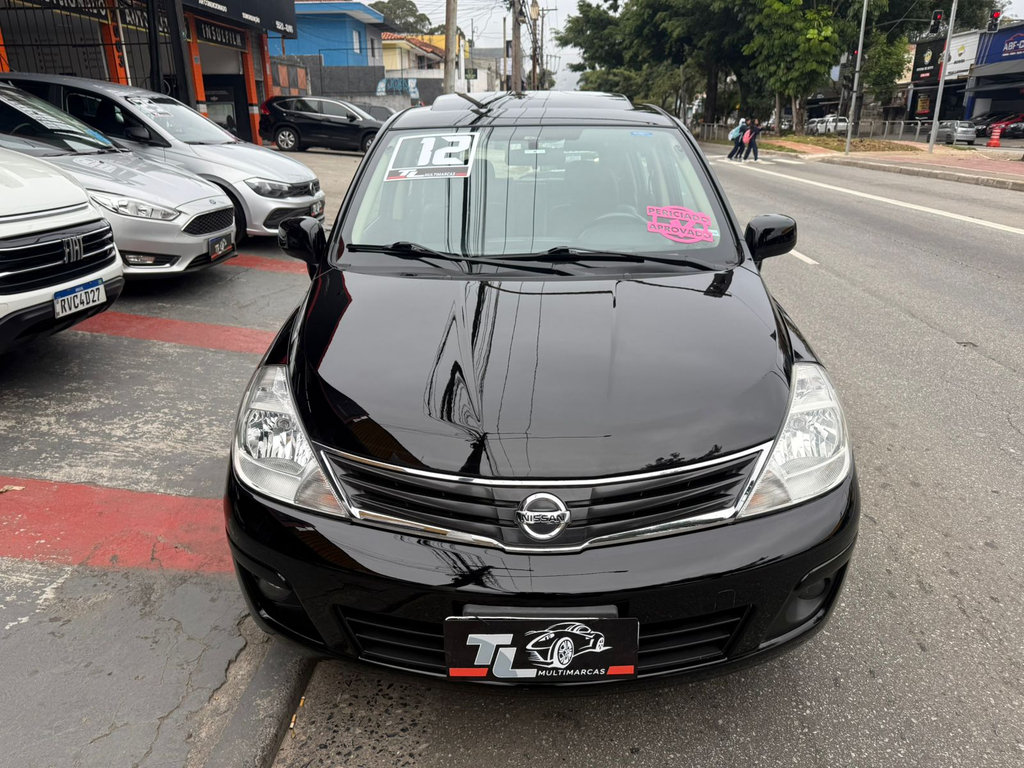 Nissan Tiida Preto