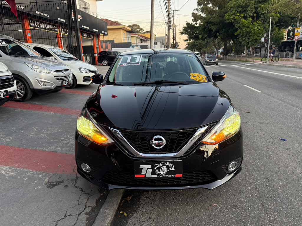 Nissan Sentra Preto